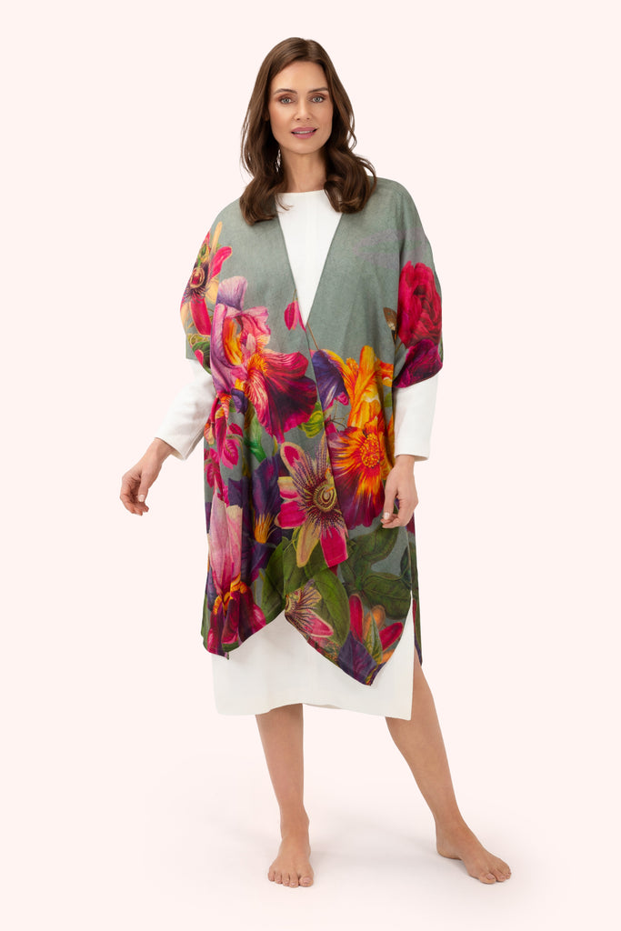 Powder Winter Iris in Ice Wrap