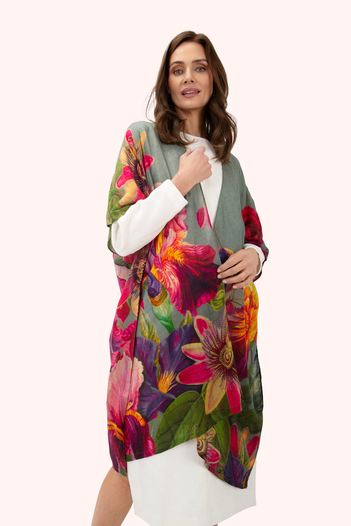 Powder Winter Iris in Ice Wrap