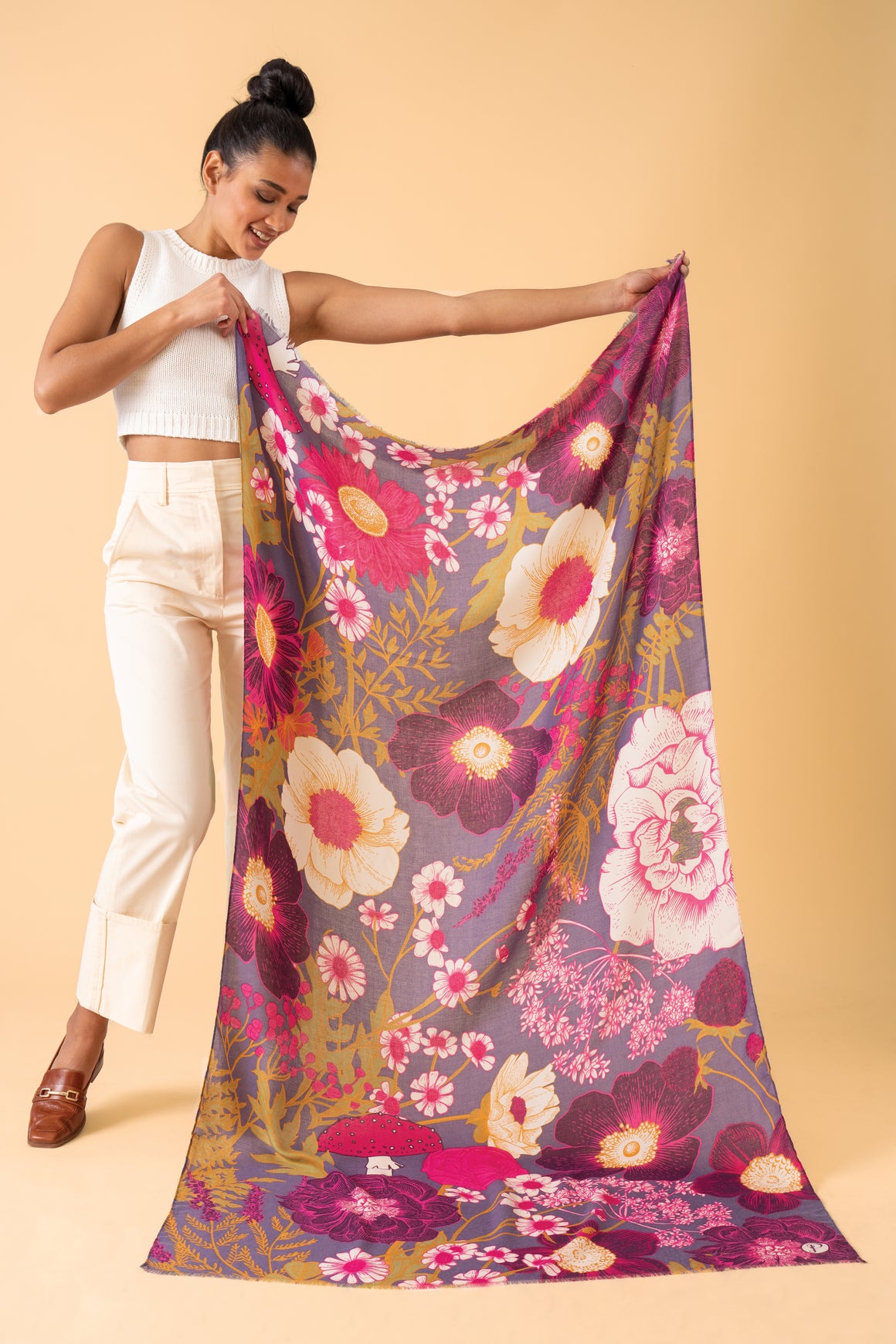 
With the beautiful combination of vibrant colours and chic patterns this stylish scarf makes a perfect gift or even a special treat for yourself.  The most gorgeous combination of wild flowers in stunning shades of purple, cerise, mustard and beige.

Size: height-180cm / Width-100cm

100% Polyester