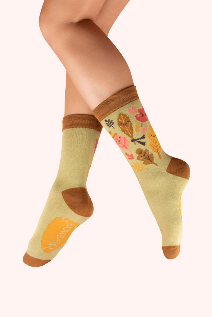 Sage autumnal smiling leaf socks with brown toes and heels